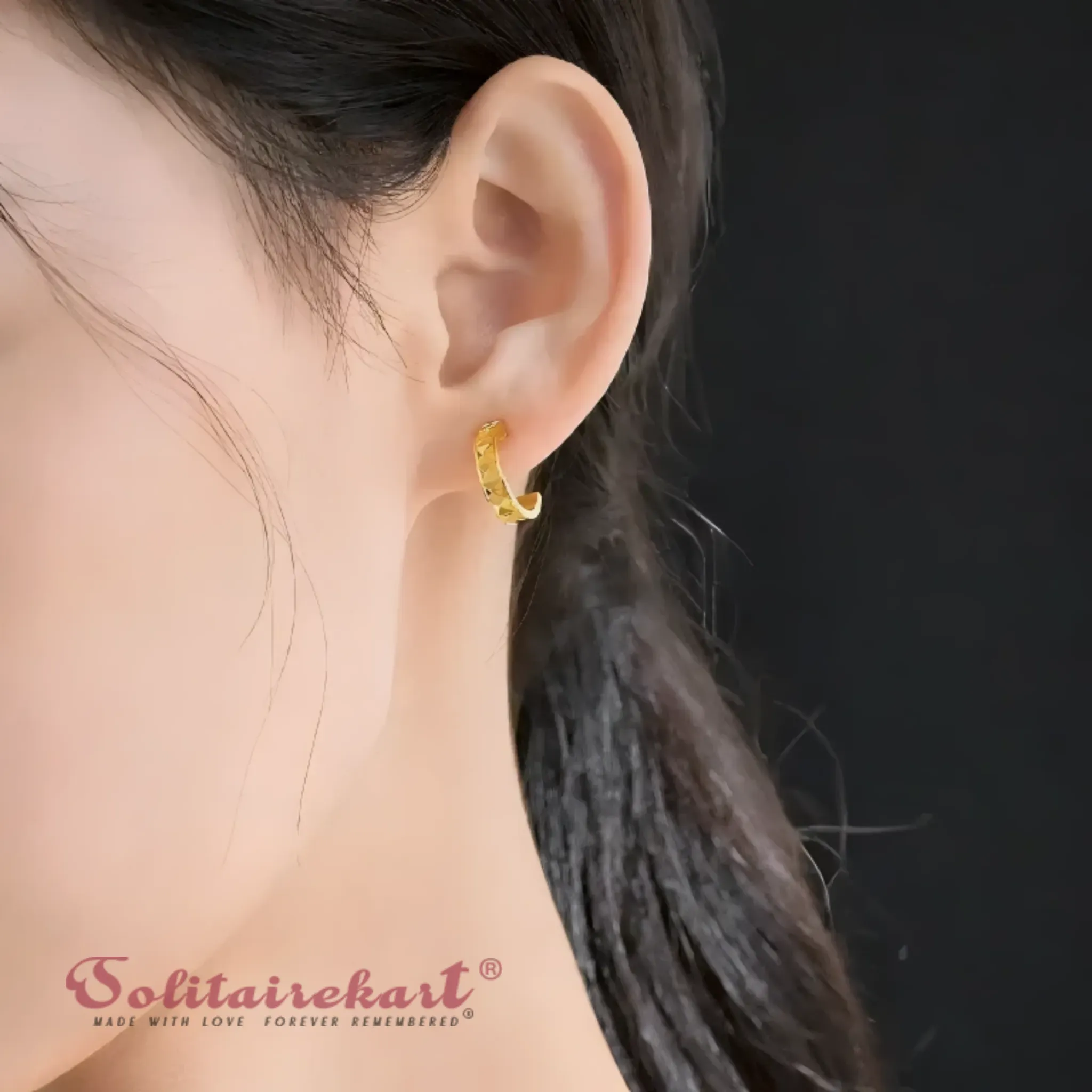 14K Gold 4.38g Textured Pyramid Hoops